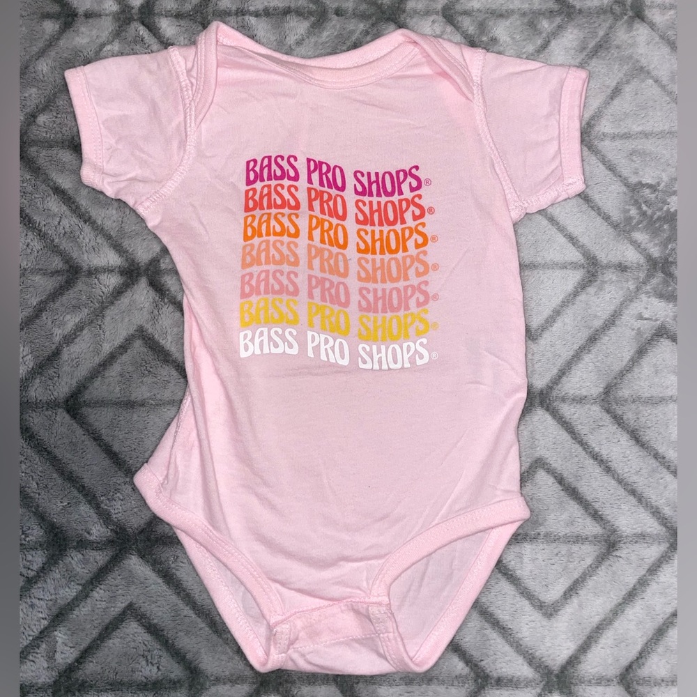 Bass Pro Shops Baby Girl Onesie, Size 6-9 Months